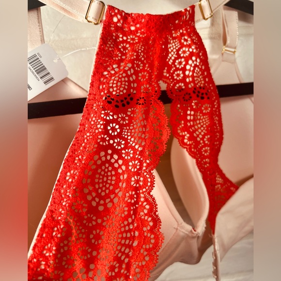 NWT Soma Embraceable Geo Lace
Racerback Full Coverage Bra 34DDD Porcelain #0358 - Picture 5 of 13